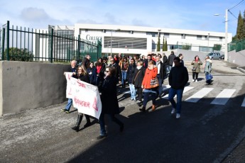 Manifestation enseignants collège Eugène Vigne Beaucaire Julien Sanchez (9)