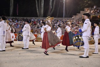 Beaucaire defile fetes de la madeleine 2018 (42)