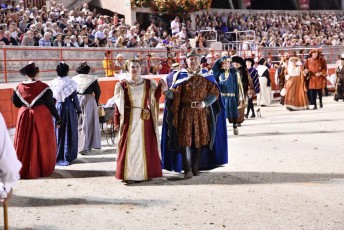 Beaucaire defile fetes de la madeleine 2018 (59)