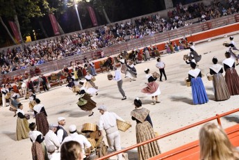 Beaucaire defile fetes de la madeleine 2018 (63)