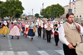 Beaucaire defile fetes de la madeleine 2018 (9)