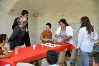 salon des metiers d'art 2018 visite des enfants beaucaire (9) julien sanchez