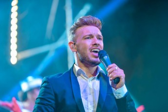 Salon taurin soir 5 + feu d artifice beaucaire - julien sanchez (10)