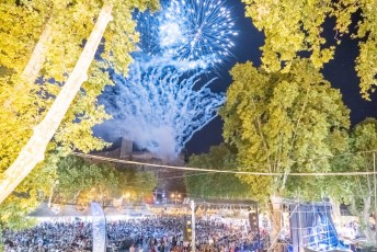 Salon taurin soir 5 + feu d artifice beaucaire - julien sanchez (44)