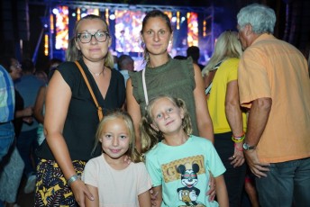 Salon taurin soir 5 + feu d artifice beaucaire - julien sanchez (58)