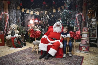 maison du pere noel beaucaire-312