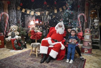 maison du pere noel beaucaire-324