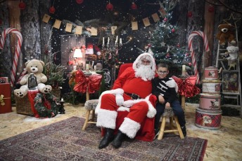 maison du pere noel beaucaire-361