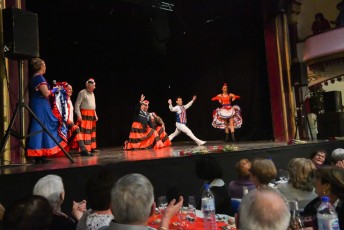 dejeuner spectacle ccas beaucaire-59