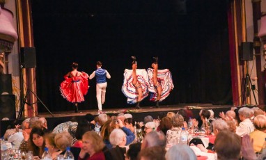 dejeuner spectacle ccas beaucaire-60