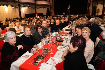 dejeuner spectacle ccas beaucaire-68