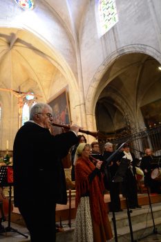 Fabuleux concert de Noël pour les groupes Li Cigaloun Jounquieren et Osco.