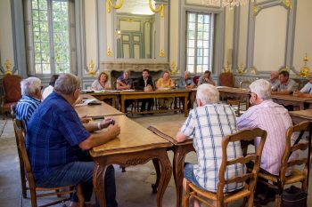 Dimanche : 1ère journée de la Palme d’Or. Les clubs taurins reçus par le Maire.