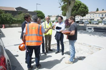 Cours Sadi Carnot / Quai de la Paix : Le Maire et son 1er adjoint veillent au bon déroulement des travaux