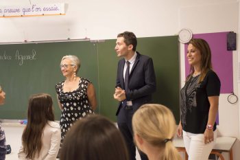 Julien Sanchez et Chantal Sarrailh en tournée dans les écoles