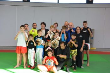 Stage de boxe avec un champion du monde pour des Beaucairois !