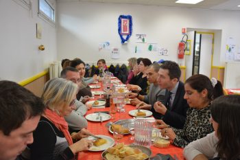 Repas de Noël dans les cantines des écoles publiques de Beaucaire