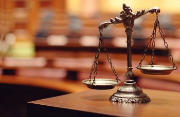 Le Tribunal de Nîmes couvre-t-il la diffamation envers les policiers municipaux ?