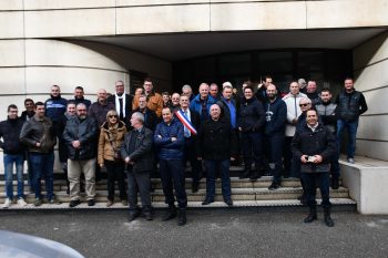 Mobilisation des policiers face aux agressions de leurs collègues à Champigny