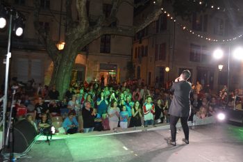 « Chante à Beaucaire » : Olympe et des prodiges locaux ont enchanté la place vieille !