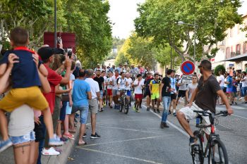 La fête continue avec l’abrivado du canal