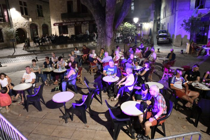 spectacle chansons francaise place vieille beaucaire (2)