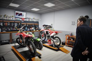 Inauguration du commerce JHR Racing Julien (1)