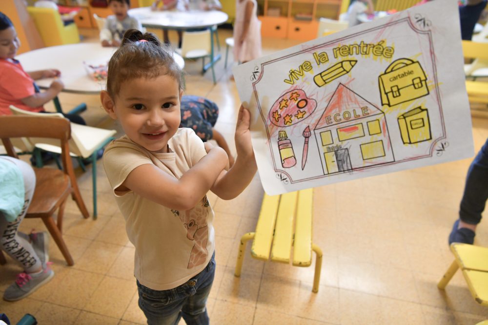 Suite de la traditionnelle tournée des écoles pour le Maire et son adjointe aux affaires scolaires