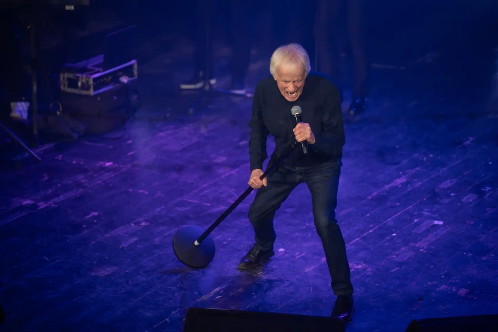 Succès retentissant pour le concert de Dave au casino de Beaucaire