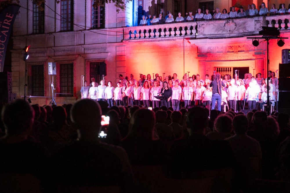 🎶 Une soirée grandiose pour les Vendredis de Beaucaire 2025 !