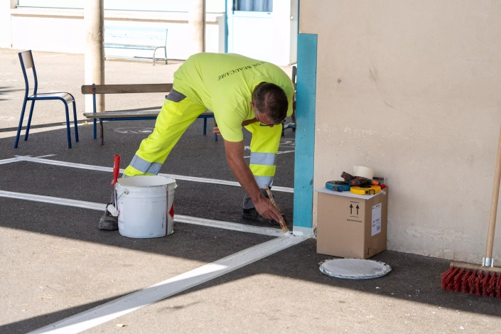 20251008 – peinture cour condamine (2)