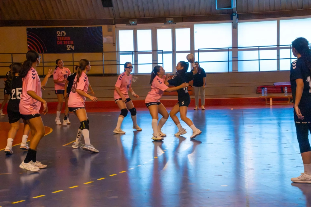 𝐓𝐨𝐮𝐫𝐧𝐨𝐢 𝐝𝐮 𝐰𝐞𝐞𝐤-𝐞𝐧𝐝 : 𝐁𝐞𝐚𝐮𝐜𝐚𝐢𝐫𝐞 𝐚𝐮 𝐜œ𝐮𝐫 𝐝𝐞 𝐥𝐚 𝐜𝐨𝐦𝐩𝐞́𝐭𝐢𝐭𝐢𝐨𝐧 ! 🤾🏽