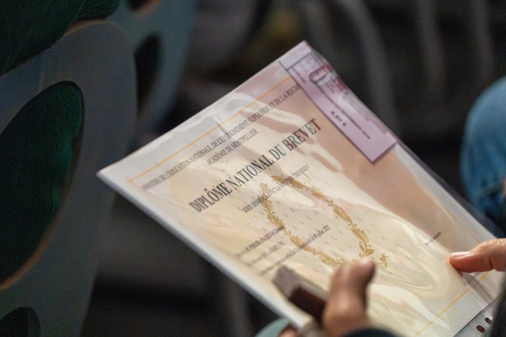 🎓 Remise des diplômes dans les collèges de Beaucaire !