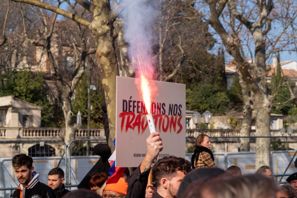 Pas touche à nos traditions !